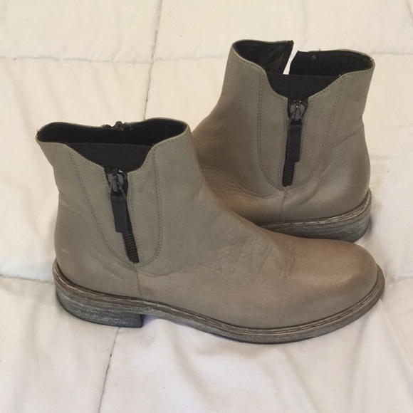 Cordani Parelli Italian Leather Ankle Chelsea Boot - Picture 3 of 9